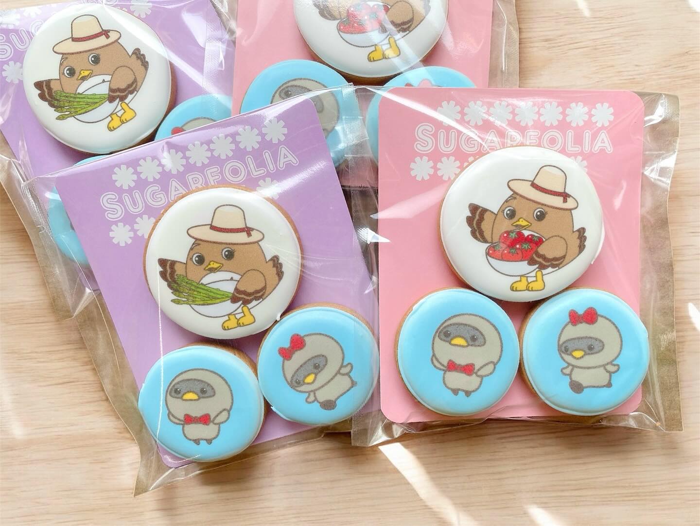 道の駅 さしばの里いちかい
🦅オリジナルアイシングクッキー納品しました！

市貝町のマスコットキャラクター「さしばのサッちゃん」が
かわいいアイシングクッキーになって登場

足利市のアイシングクッキー専門店 SUGARFOLIA（シュガーフォリア） とのコラボで、
ここでしか買えない限定デザインです！

ドライブのおともに、手土産に、ぜひチェックしてください♪

販売場所：道の駅さしばの里いちかい（栃木県市貝町）
数量限定・無くなり次第終了です！