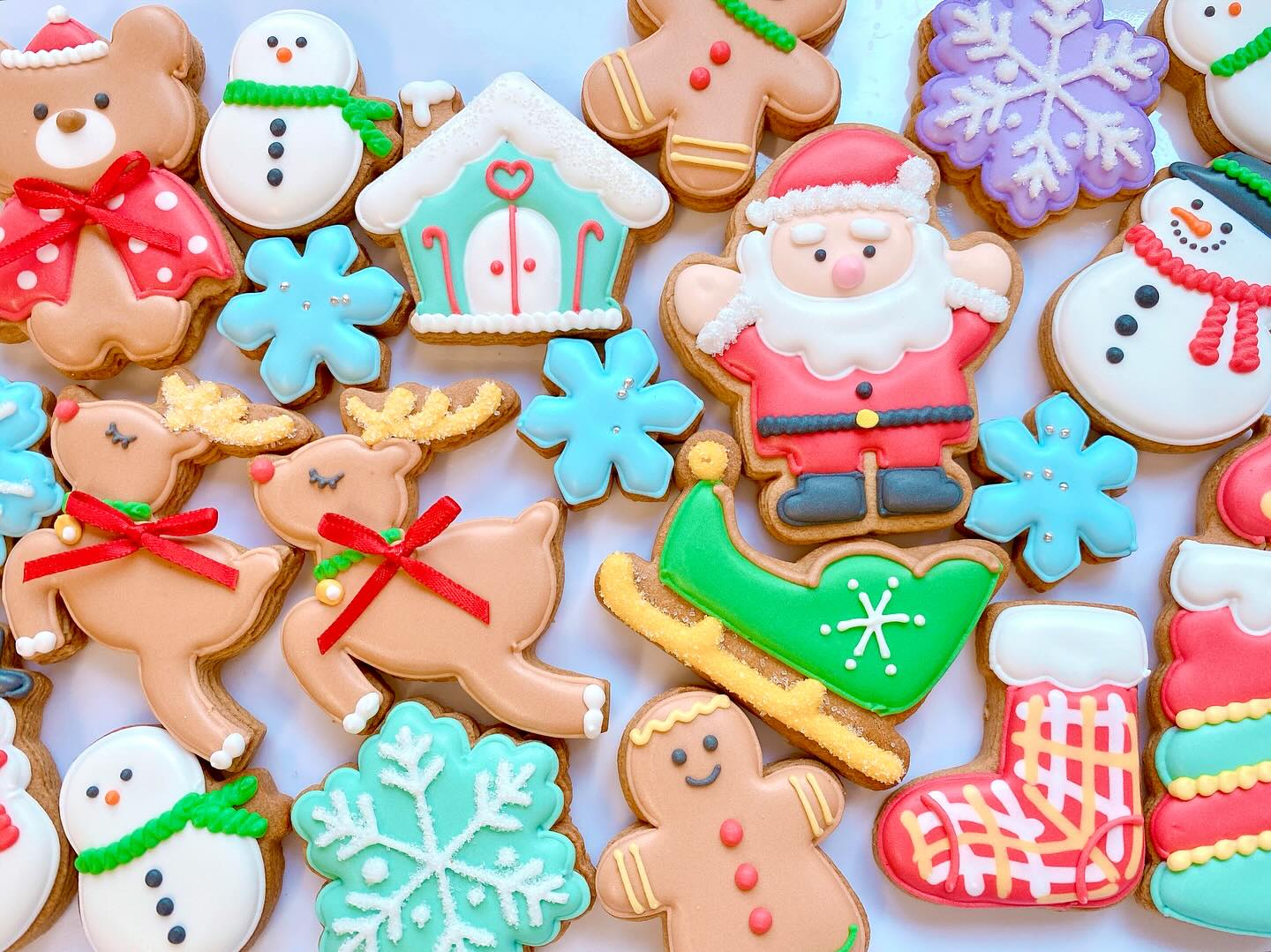 SUGARFOLIA Christmas2025
今年は店舗休業中ですが
特別に場所を作って販売する機会と
自動販売機
POPUP SHOP
イクスピアリ出店12/12〜12/25

にてクリスマスクッキーを販売させていただきます♡
また、詳しくご案内いたしますね

今後もとSUGARFOLIAをよろしくお願いいたします