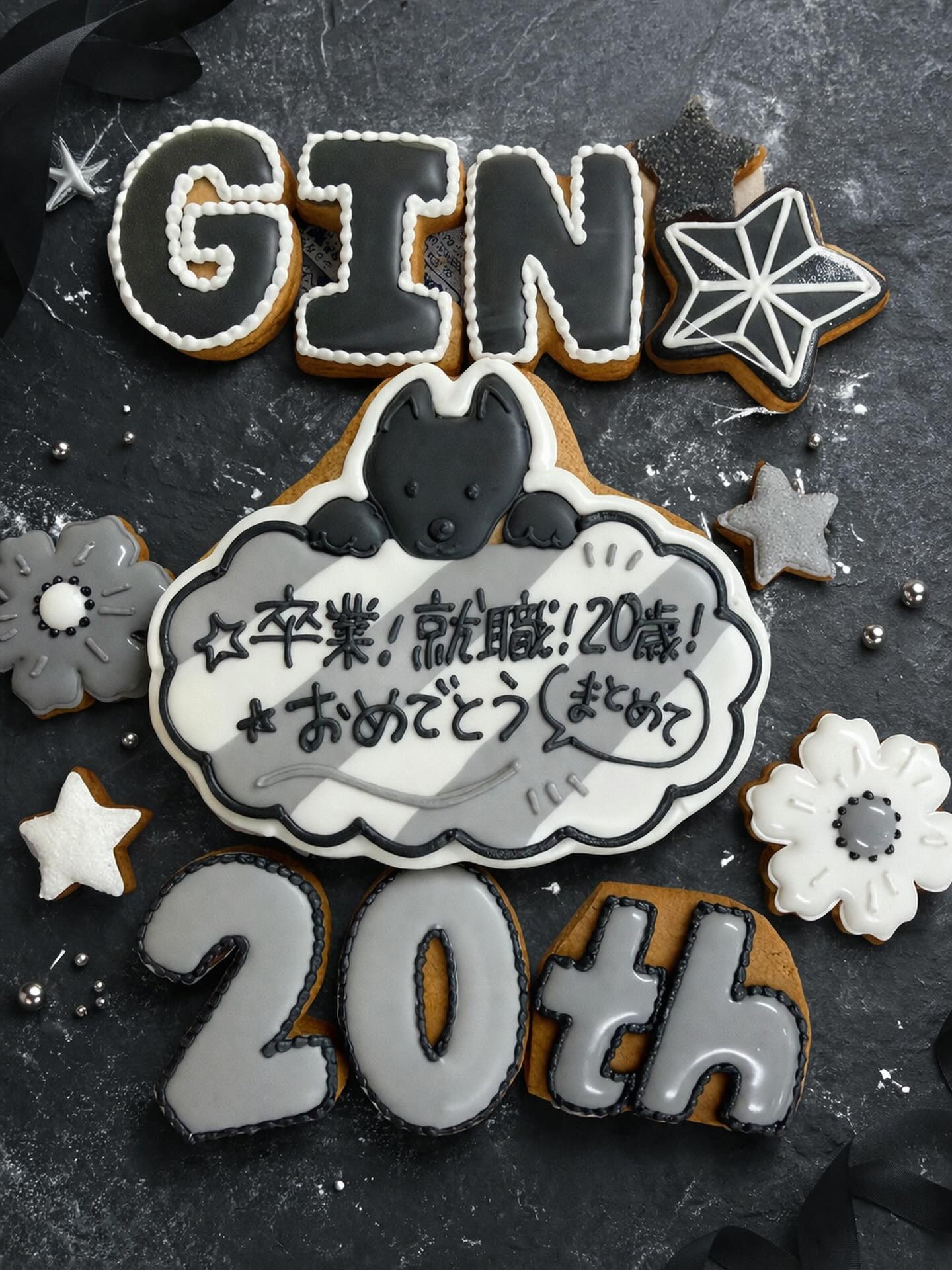モノトーンのケーキトッパー
大切なお祝いに選んでくださりありがとうございました︎︎